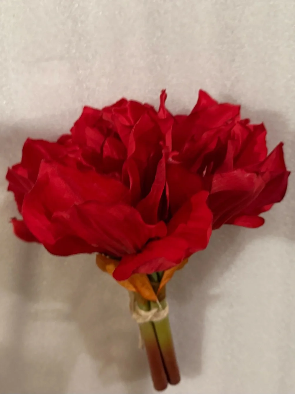 New Pottery Barn Winter Holiday Faux Amaryllis Bouquet, Red